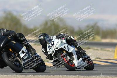 media/Nov-16-2025-Race Pace (Sun) [[8c5fa54630]]/Verified Riders/2-Turn 7 (945am)/